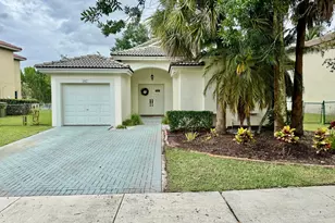 387 SW 206th Ave, Pembroke Pines, FL 33029 - Photo 1