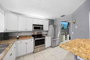 1928 Discovery Cir E, Deerfield Beach, FL 33442 - Photo 9