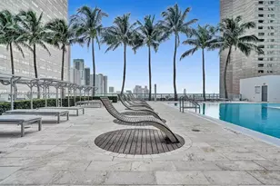 325 S Biscayne Blvd, Miami, FL 33131 - Photo 11