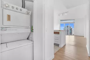 325 S Biscayne Blvd, Miami, FL 33131 - Photo 39