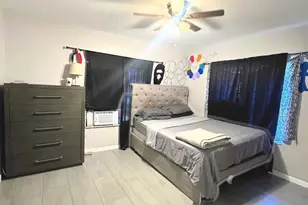 1000 NW 118th St, Miami, FL 33168 - Photo 3