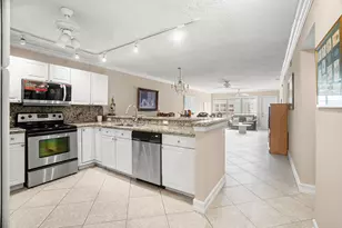 18900 Stewart Cir, Boca Raton, FL 33496 - Photo 5