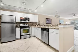 18900 Stewart Cir, Boca Raton, FL 33496 - Photo 9