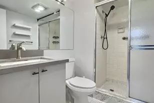 400 S Hollybrook Dr, Pembroke Pines, FL 33025 - Photo 5