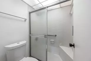 3660 Inverrary Dr, Lauderhill, FL 33319 - Photo 23