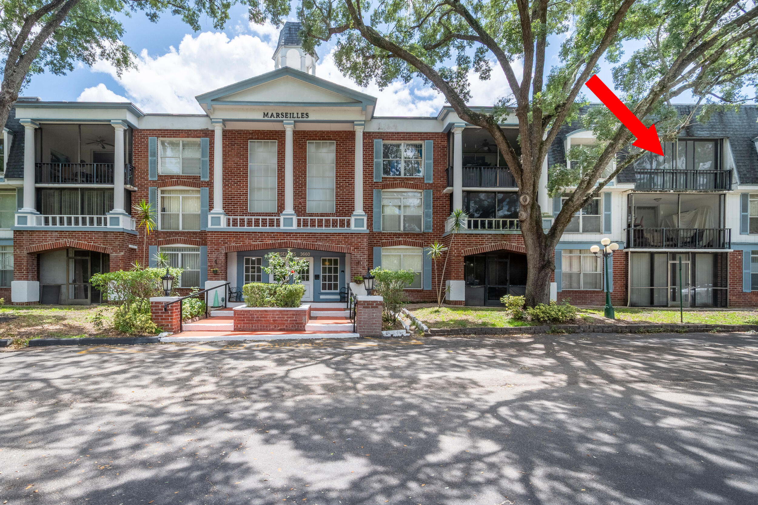 3660 Inverrary Dr #3q main architectural view