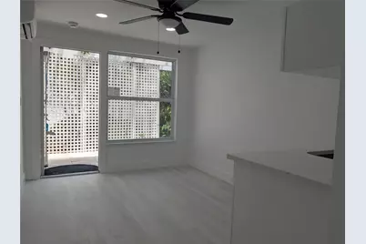 21 SE 11 Avenue #Efficiency, Fort Lauderdale, FL 33301 - Photo 3