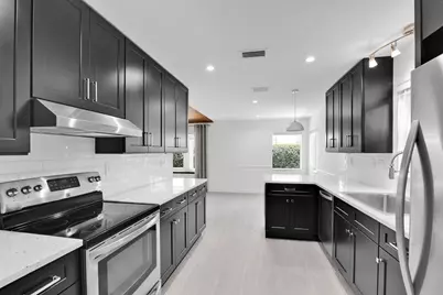 908 NE 8th Avenue, Delray Beach, FL 33483 - Photo 13
