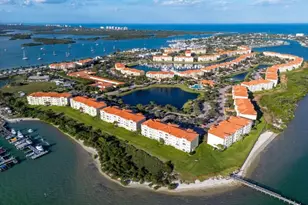 27 Harbour Isle Dr W, Fort Pierce, FL 34949 - Photo 1