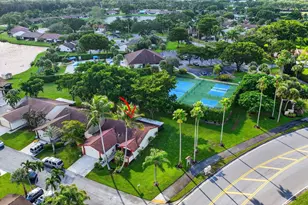 29 Fawlkland Cir, Boynton Beach, FL 33426 - Photo 1