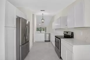 29 Fawlkland Cir, Boynton Beach, FL 33426 - Photo 9