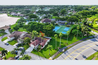 29 Fawlkland Circle, Boynton Beach, FL 33426 - Photo 1