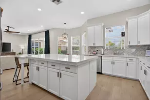 9726 Blue Isle Bay, Parkland, FL 33076 - Photo 13