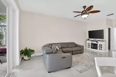 711 Heritage Way, Weston, FL 33326 - Photo 7
