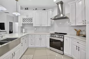 711 Heritage Way, Weston, FL 33326 - Photo 3