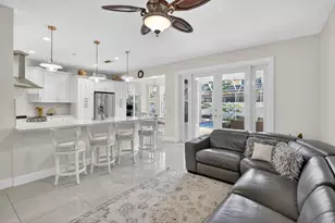 711 Heritage Way, Weston, FL 33326 - Photo 7