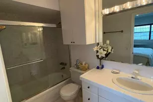 4706 NW 36th St, Lauderdale Lakes, FL 33319 - Photo 15
