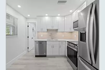 12091 Colony Avenue, Palm Beach Gardens, FL 33410 - Photo 9