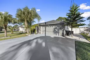2471 SE Leithgow St, Port Saint Lucie, FL 34952 - Photo 9