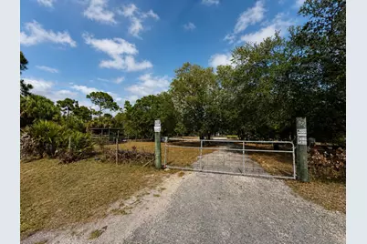 825 S Verda Street, Clewiston, FL 33440 - Photo 1