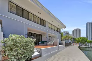 314 Poinciana Dr, Sunny Isles Beach, FL 33160 - Photo 25
