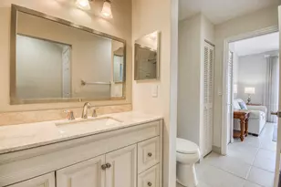 495 Prestwick Cir, Palm Beach Gardens, FL 33418 - Photo 17