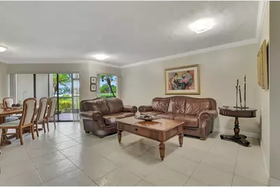 5901 Camino Del Sol #107, Boca Raton, FL 33433 - Photo 3
