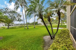 5901 Camino Del Sol, Boca Raton, FL 33433 - Photo 19