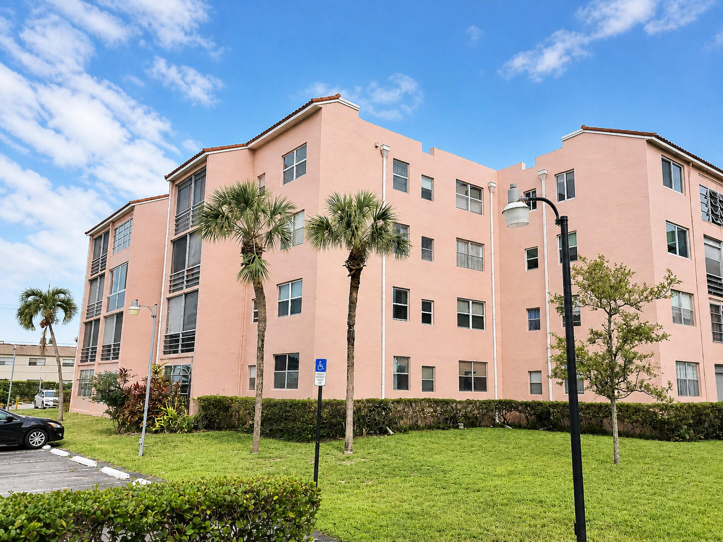 2841 Somerset Dr #107 - 2841 Somerset Dr #107, Lauderdale Lakes, FL 33311 Luxury Property | Jose Angel Pina