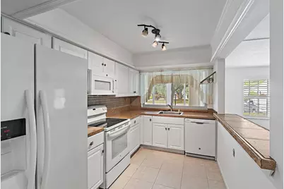 5570 Tamberlane Circle #131, Palm Beach Gardens, FL 33418 - Photo 11