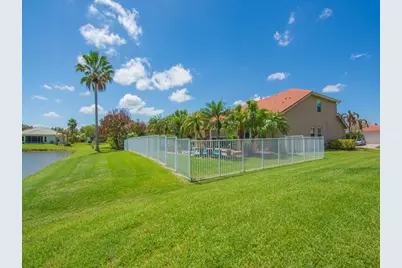 1010 SW Ruby Ave Avenue SW, Vero Beach, FL 32968 - Photo 3