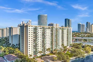 19390 Collins Ave, Sunny Isles Beach, FL 33160 - Photo 47
