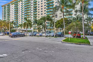 19390 Collins Ave, Sunny Isles Beach, FL 33160 - Photo 49