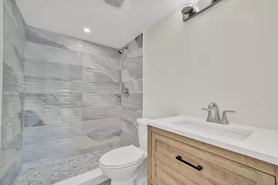 3201 NE 8th Street #206, Pompano Beach, FL 33062 - Photo 9