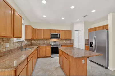 2806 S Evergreen Circle, Boynton Beach, FL 33426 - Photo 9