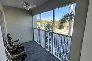 330 SE 2nd St, Hallandale Beach, FL 33009 - Photo 9