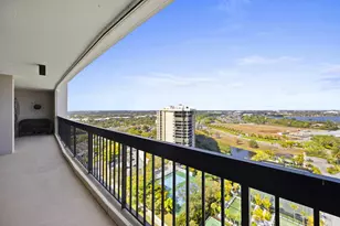 2425 Presidential Way, West Palm Beach, FL 33401 - Photo 5