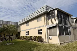 419 Brittany Dr, Delray Beach, FL 33446 - Photo 11