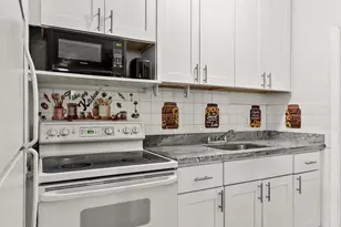 1021 NE 24th Ave, Pompano Beach, FL 33062 - Photo 17