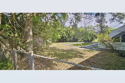 860 W Jasmine Drive, Lake Park, FL 33403 - Photo 5