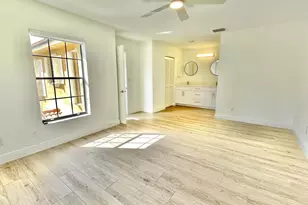 359 Prestwick Cir, Palm Beach Gardens, FL 33418 - Photo 11