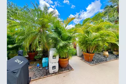 359 Prestwick Circle #2, Palm Beach Gardens, FL 33418 - Photo 19