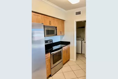 6556 Emerald Dunes Drive #303, West Palm Beach, FL 33411 - Photo 3