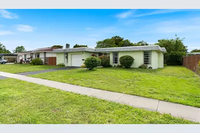 7815 NW 68th Terrace, Tamarac, FL 33321 - Photo 3