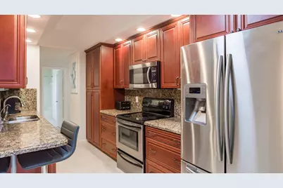 7460 La Paz Boulevard, Boca Raton, FL 33433 - Photo 9