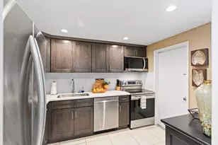2900 N Palm Aire Dr, Pompano Beach, FL 33069 - Photo 13