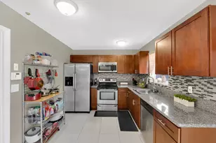721 SW 79th Ave, North Lauderdale, FL 33068 - Photo 5