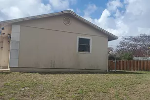 2398 SW Susset Ln, Port Saint Lucie, FL 34953 - Photo 7