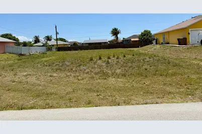 4517 7th Street W, Lehigh Acres, FL 33971 - Photo 3