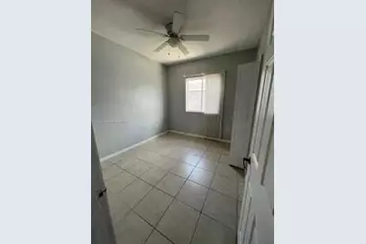 7211 NW 174th Terrace #203, Hialeah, FL 33015 - Photo 5